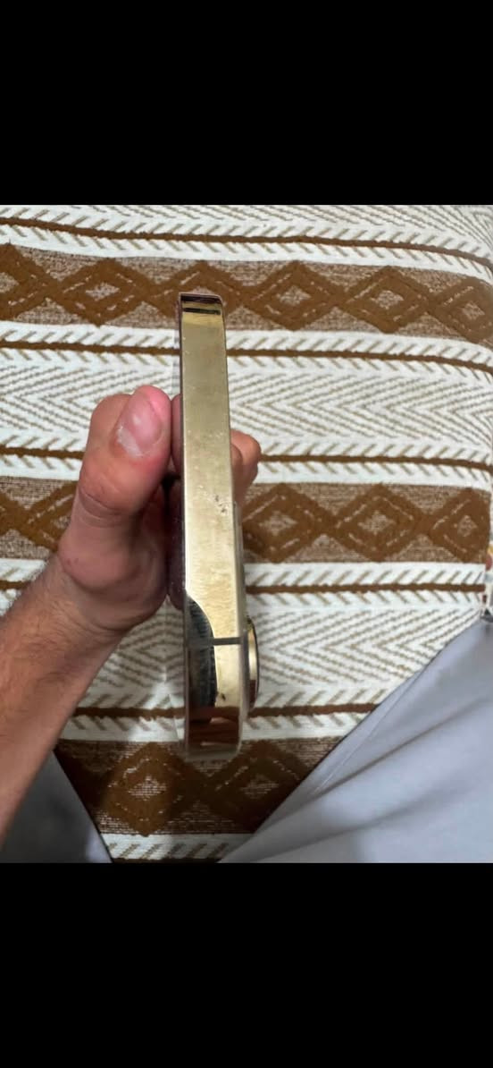 سلام عليكم ايفون  13 pro max
لون حليبي وذهبي الموبايل زلغ مابي بطاريه 84 ابلاديه شاشه ابلاديه مامفتوحه ظهر ابلادي ممفتوح الموبايل كله ممفتوح وين ميعجبك افحص شرق اوسط كامرات شغاله بصمة وجه شغاله لمس كلشي مابي حلو  شرق اوسط الموبايل حلو ونضيف وبي ضمان ذاكره 256 السعر 750 وبي مجال العنوان بغداد البلديات 

اللاستفسار ***********
