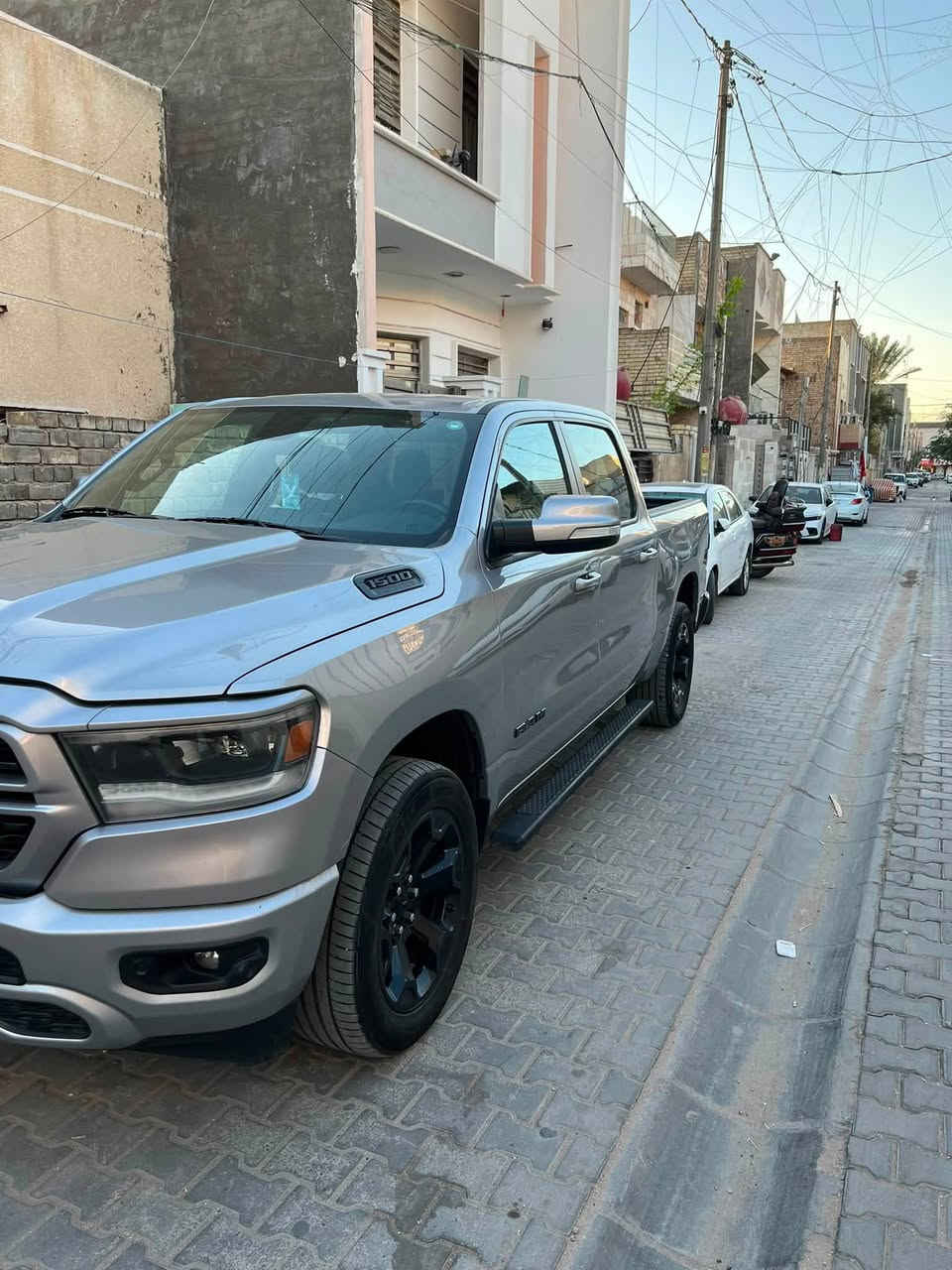 رام ستة سلندر موديل 22 ايتورك بك هورن لون ستار
باب طويل بدي قصير
الضرر موضح بالصور 
ماشية 82 الف كيلومتر
مكفوله من الكير والمحرك والصدر والايرباك
تريد وكاله او تحويل 
للاستفسار اكثر الاتصال ***********
