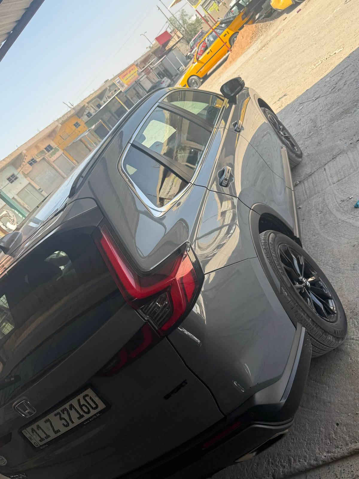 السلام عليكم 
2024 HONDA CR-V, SPORT-L
حادثها بنيد مبدل ومصبوغ 
مواصفات معروفه 
السعر 220 ورقه وبيها مجال 
اعتذر عن لمراوس فقط بيع 
صور الحادث بالمنشور ورقم الشاصي 
الاستفسار 
***********
