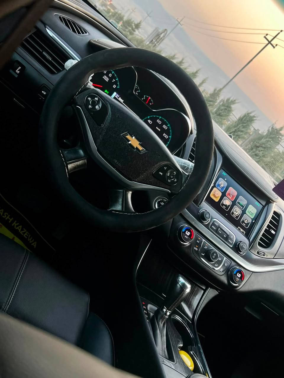بسم الله
Choverlet impala LT 2020  

الوحش شوفرليت امبالا  موديل 2020 غزال 🦌 محرك ستة سلندر وارد امريكي مواصفات فول عدا الفتحه فئة  ( LT ) .

السياره استخدامي الشخصي شرط كير محرك برغي ممفتوح عل وضع الشركة وشرط لاكلوب مكينه مشتغل لا مسج صيانه كله عل ايدي السياره وجدا وجدا معتني بيه دهن فلتر بوليش نظافه فول ١٠٠/١٠٠ 

تواجد السياره / السليمانيه 
الموديل /:- 2020 
المسافه المقطوعه /:-  72 الف حقيقي 
حجم المحرك /:- 6 سلندر 

المواصفات /:- 
قبل كلشي اي صوت تسمعه بل سياره انزلك ورقه من السعر . 
كشنات جلد 
كامره خلفيه  
تشغيل عن بعد شغال السياره
سايد بريك كهرباء 
كشنات امامي كهربائي 
قاصه متحركة 
بصمه ابواب ٤  يعني الابواب الامامي والخلفي بصمه 
صندوق بصمه 
لايتات زينون منضومه جديده 
شاشه وسطيه لمس  
اضواء ترحيب عند فتح السياره 
سستم سماعات بوز شركة 
تحكمات ستيرن كامله
كروز سرعه 
كير اوتو وكير عادي 
مرايات جانبي كهرباء 
شرط التحويل والغرامات 

ملاحظه ⛔️
السياره حادثه سطحي شرط  يعني طخه من فوق راديتر بدون شواصي وسونار السياره موجود  مع رقم الشاصي تكدر تشوف الحادث .

السعر /:-  122 ورقه  وماكو هيج سعر بل السوك  سعر جدا  مناسب  بدون اي  معامله 🔒..

شرط التحويل والغرامات 

⚠️ شباب ماراوس فقط بيع نقد ⚠️

التواصل فقط  عل رقم الموبايل فقط لجاد بل شراء رجاءا رجاءا /:- ***********  📱 

اخوكم احمد الامريكي لتاجرة السيارات
