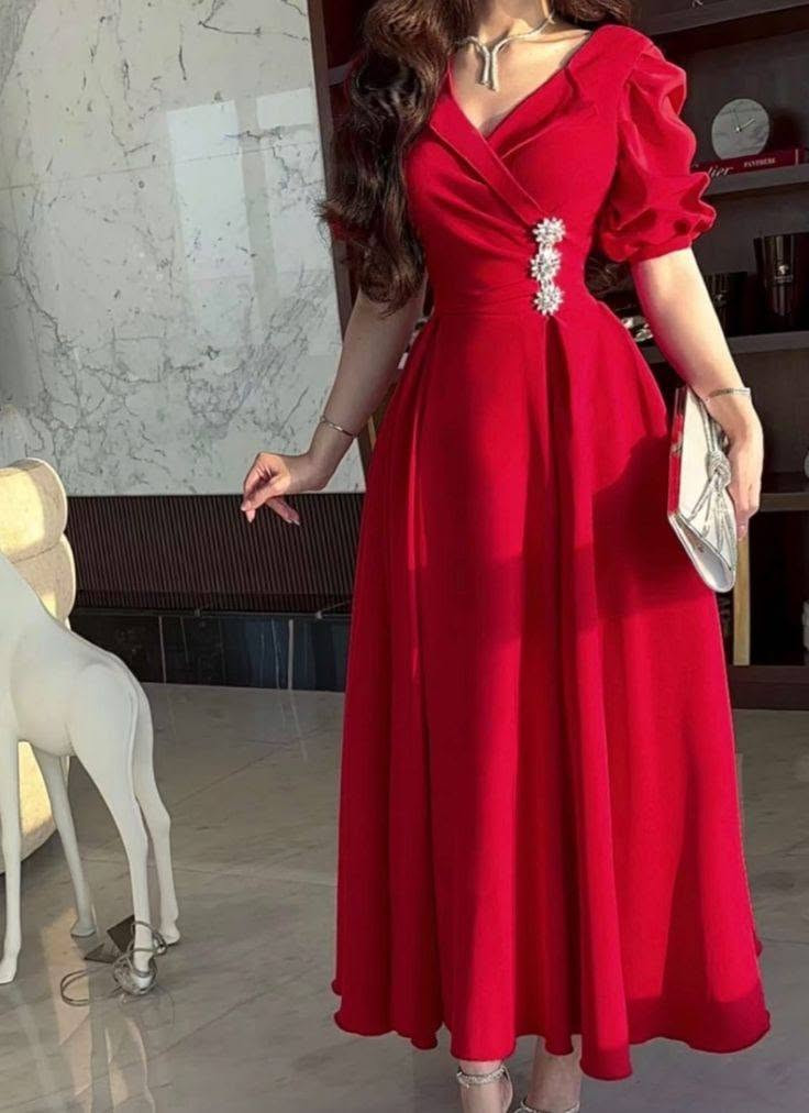 🧵 متوفر خياط داديش 👔
تفصيل مرتب وحسب القياس ✨
للحجز والاستفسار راسلونا خاص 📩

نص مكتوب في الصور:
- وإبرة 07774 ل