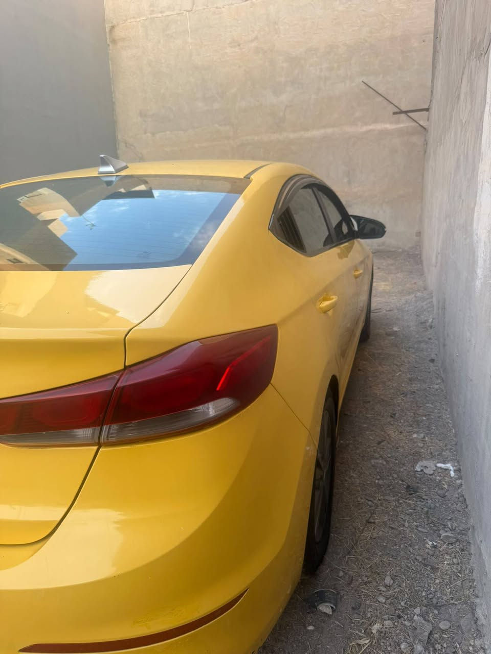 النترا 
موديل ٢٠١٨ 
فول تحكمات 
رادار جانبي 
رقم بغداد انكليزي 
سياره بدون دواخل فقط 
جاملغ اليمين الخلفي 
منظومه غاز 
طخم تايرات جديد 
صدر امامي جديد
صدر خلفي جديد
باتري جديد 
السعر 118$
***********
