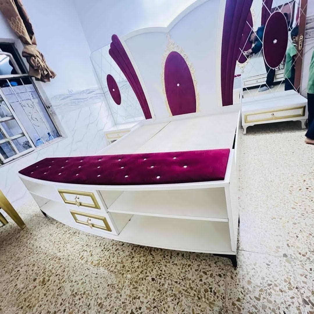 سلام عليكم غرفه نوم تركي نظيفه فول نظافه 100% 100 الغرفه اول مره تنشد بالكرتون 📦 بالشر 🥳 الغرفه كلش حلوه ونظيفه 
مالك بيت الغرفه ما بيها شخط بدون كسر صار لها شهر من مشدوده 🎉
السعر 650 بيها مجال للطيبين مكاني داقوق 
***********

