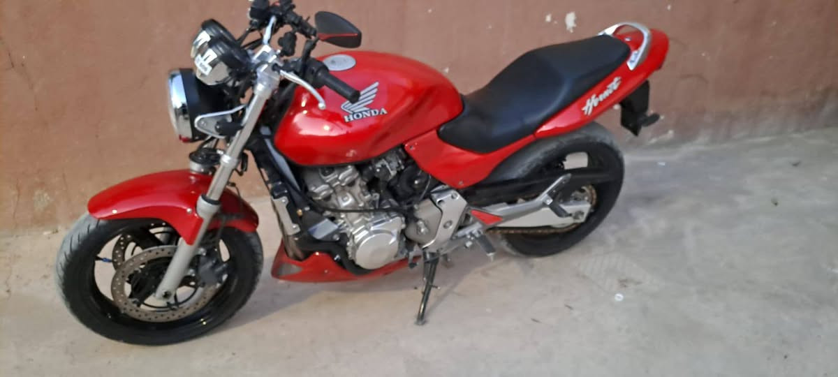 سڵاوی خواتان لی بیت ئەم ماتۆڕە بۆ فڕۆشتن هۆڕنیت ٦٠٠ مۆدیل ٢٠٠٤ هەموو گیانی بەشەرت سیرڤس کامل کرەوە  دینار مەسرەفی تیدا نیە ناونیشان سلیمانی  
ڤایبەر وە واتسئاپ  ***********
