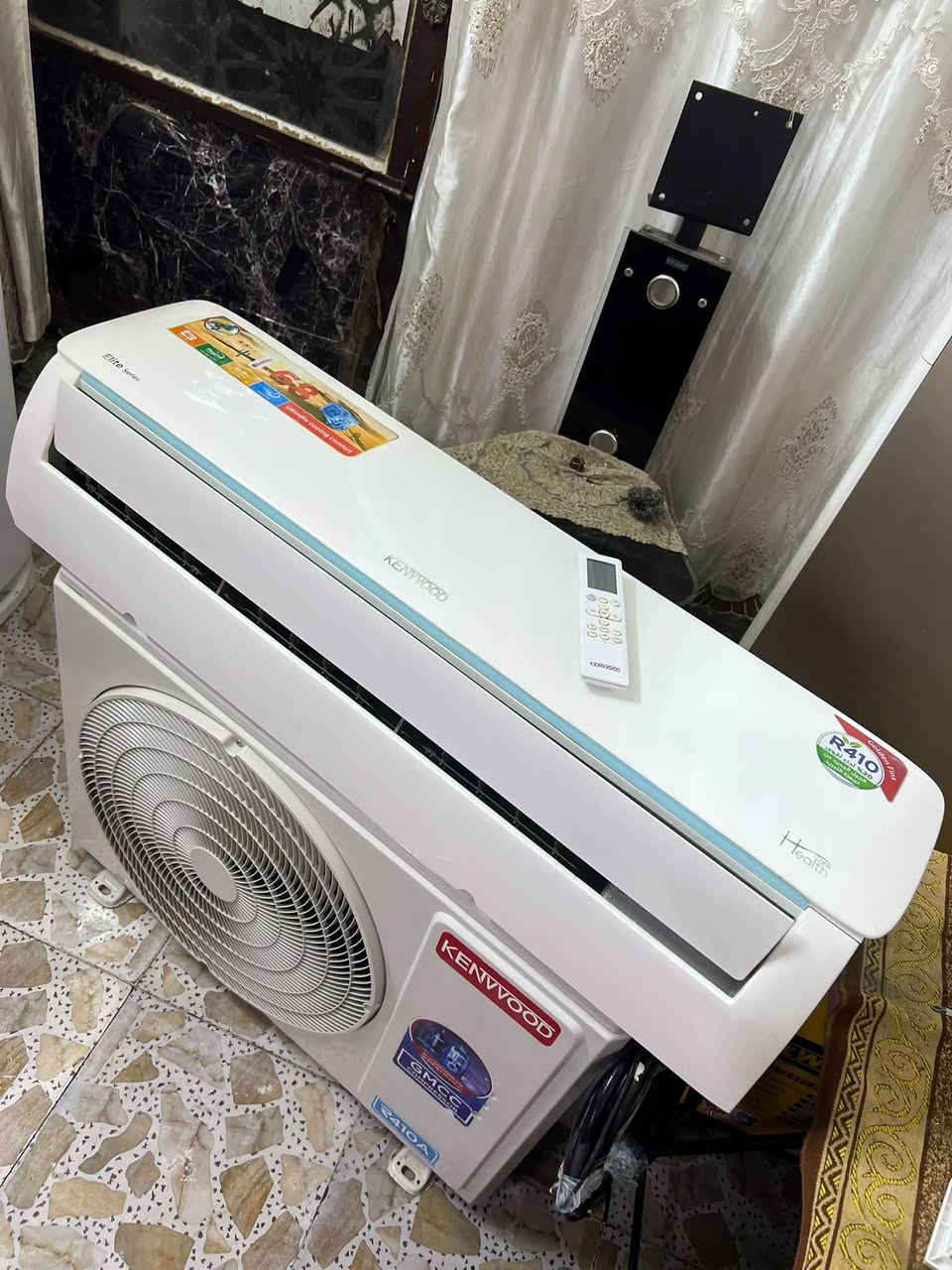 السلام وعليكم اخوان للبيع سبلت كينود شركة ميديا 2طن
نضافه 95/100 تبريده ثلج ❄️☃️🧊+تدفئه 🔥🐦‍🔥❤️‍🔥 موديل 2024 ملاحضه اخوان السبلت مو انفيرتر عادي 
كامل مكمل جيب وشد بواري جدد ريمونت وايرات اخوان 
 السبلت كله على وضع الشركه  الجهاز رديتراته صفر  
غازه 410 غاز مقفول مالت الشركه مغسول وجاهز 
بعد معروف الكينود بتبريده ودفعه القوي جاهز بس عليك تشده مشتغل موسم واحد راديترات لوك موس 
السعر 425 وبي مجال بسيط 
شارع فلسطين ***********
