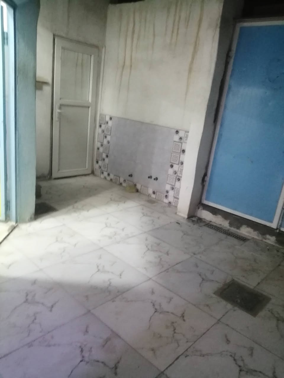 بيت للايجار
100م نجف شارع المطار
التواصل  ***********
