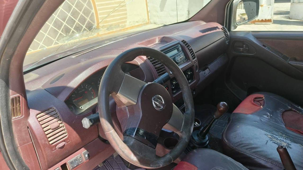 نيفاره موديل 2009 رقم اربيل  صبغ بجامرلوغ الخلفي مكان خانقين سعر 65 وبيه مجال رقم تلفون *********** خناقين, ديالى
