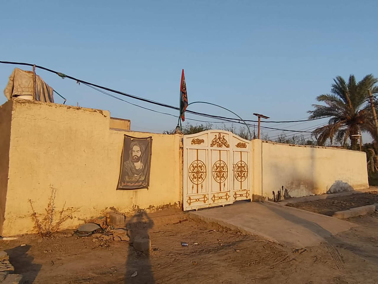 دار للبيع
الموقع : بين قضاء القاسم والهاشميه / على شارع نهر الجربوعيه مقابل مدرسة الثبات للمتوسطه والابتدائيه

المساحه400 واقع الحال 530
يتكون الدار من / غرفتين / صاله / مطبخ / صحيات داخليه و خارجيه  /  حديقة منزل كبيره .
للطلب والاستفسار الاتصال على. الرقم الاٰتي 
الرقم :‌‏ ‏ ‏ ‏‪***********‬‏
‏‪***********
