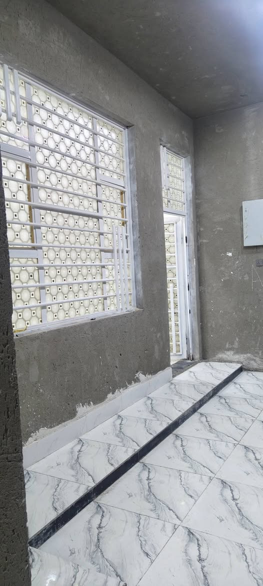 مشتمل للبيع م100مربع على حديقه فول طابق واحد غرب افران الامتياز البشارع بيت صبر ***********
