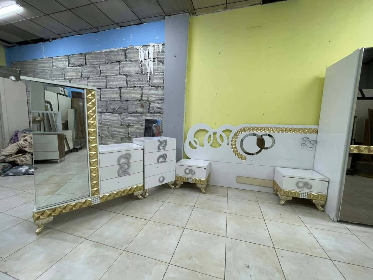 غرفه نوم سلايت  تركي نضافه 100%100 بسعر 350 الف فقط شد ونقل مجانا داخل اربيل توصيل الموصل 50 الف فقط التواصل ع ارقام التاليه *********** وتساب
