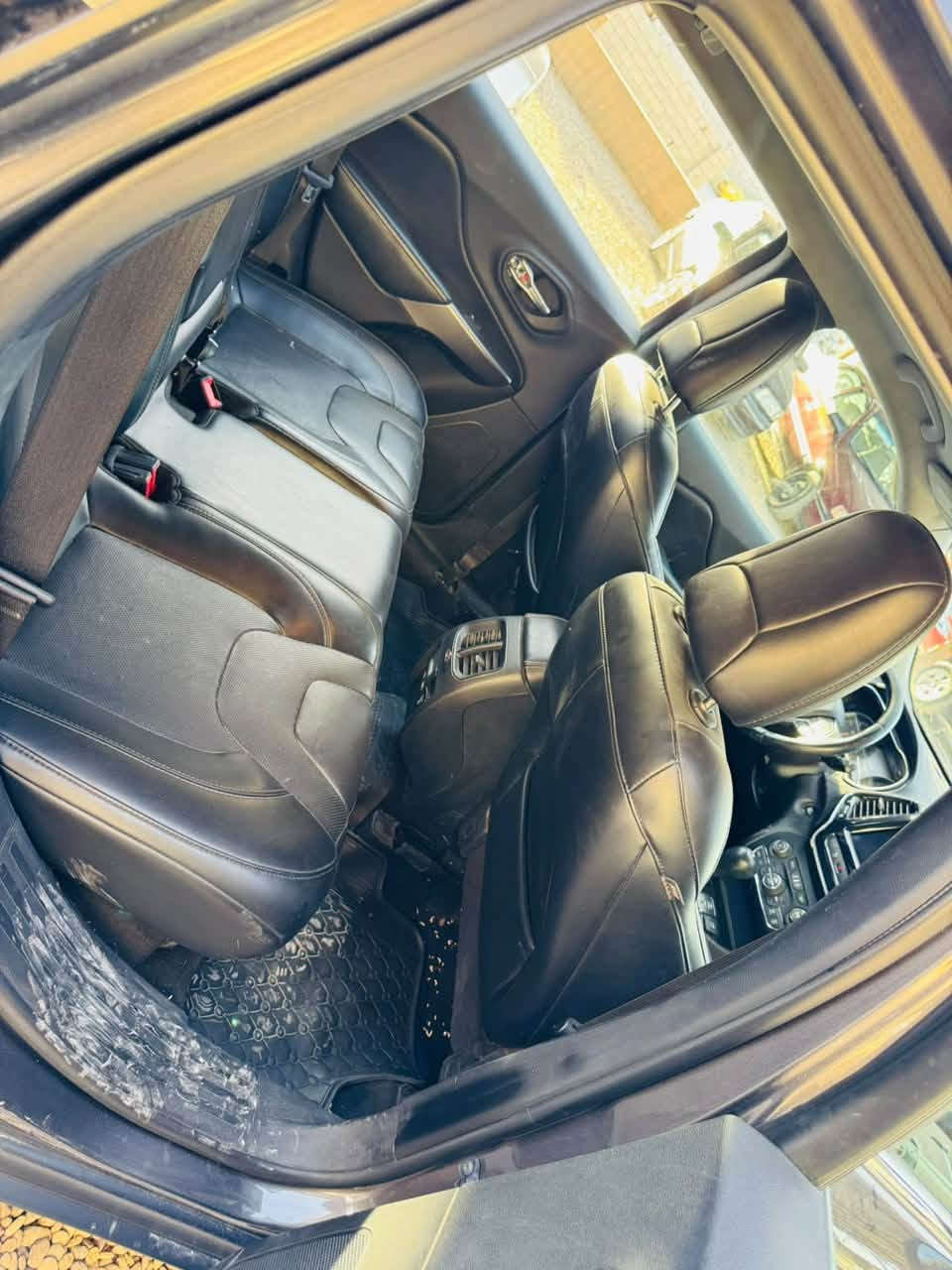 Jeeb
الموديل 2019
3 طتعاد سبخ
محرك 6 
فول فول
مابي فتحة 
السعر 110 مجال.❤️ 
بدون ايرباك 
رقم ***********
***********
واتساب❤️
