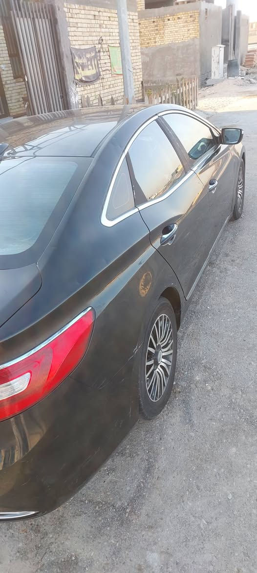 هونداي. ازيره. موديل ٢٠١٤   ادوات   كصه جنطه  
محرك ٤ سلندر جي دي اي قتصادي
فول عدا الفتحه. 
كير محرك كفاله 
تخم تاير. 
رقم وسوينه. نكليزي. 

تدفى  تبريد  
بصمه 
مري شفط 
كشنات جلد  
حساسات. امامي. خلفي 
مرايه ذكيه 
شاشا جبيره. كامره 
تحكم.  فول  
السعر ٤٥ بيها مجال  بيع مستعجل  
*********** متواجد. وتساب وتصال.  مكان بصره
