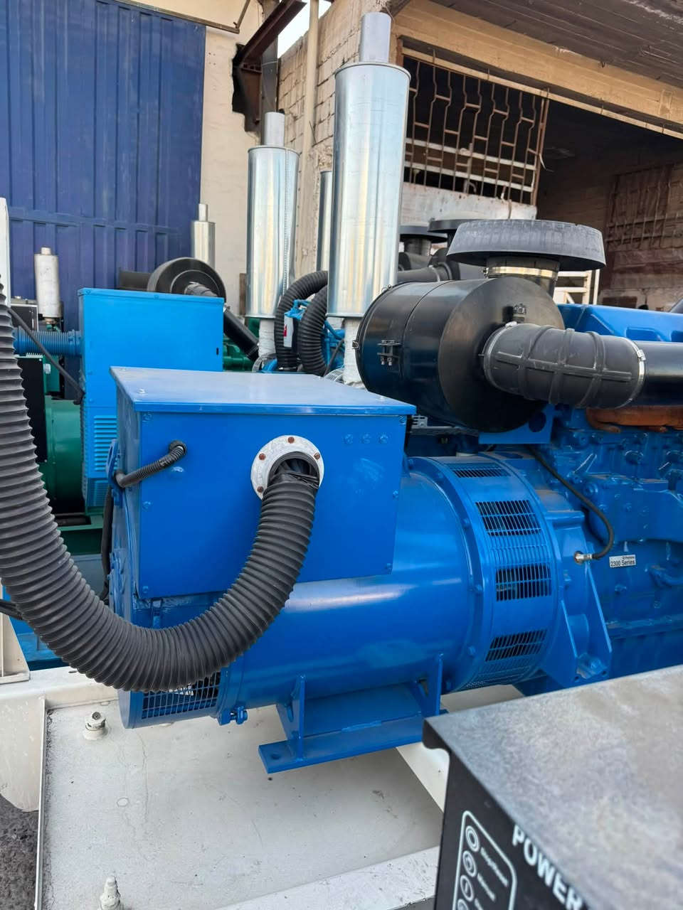 السلام عليكم ‏للبيع مولدة بيركز  (((440  KVA ))) حجم2300  إنكليزي أصلي
ماممفتوح شرط 
ساعات العمل 3000
وارد برطانيا 
سلندر 6 
يشيل حمل 1000 مرتاح 
توليد ستانفور 440 كيفي برطاني 
يوجد كاتم كتم الصوت المولده 100/100 و 100/80 
للتواصل :
‏‭***********‬
عنوان / أربيل /صناعة الجنوبية /كراج الحاج وفاء العوفه
