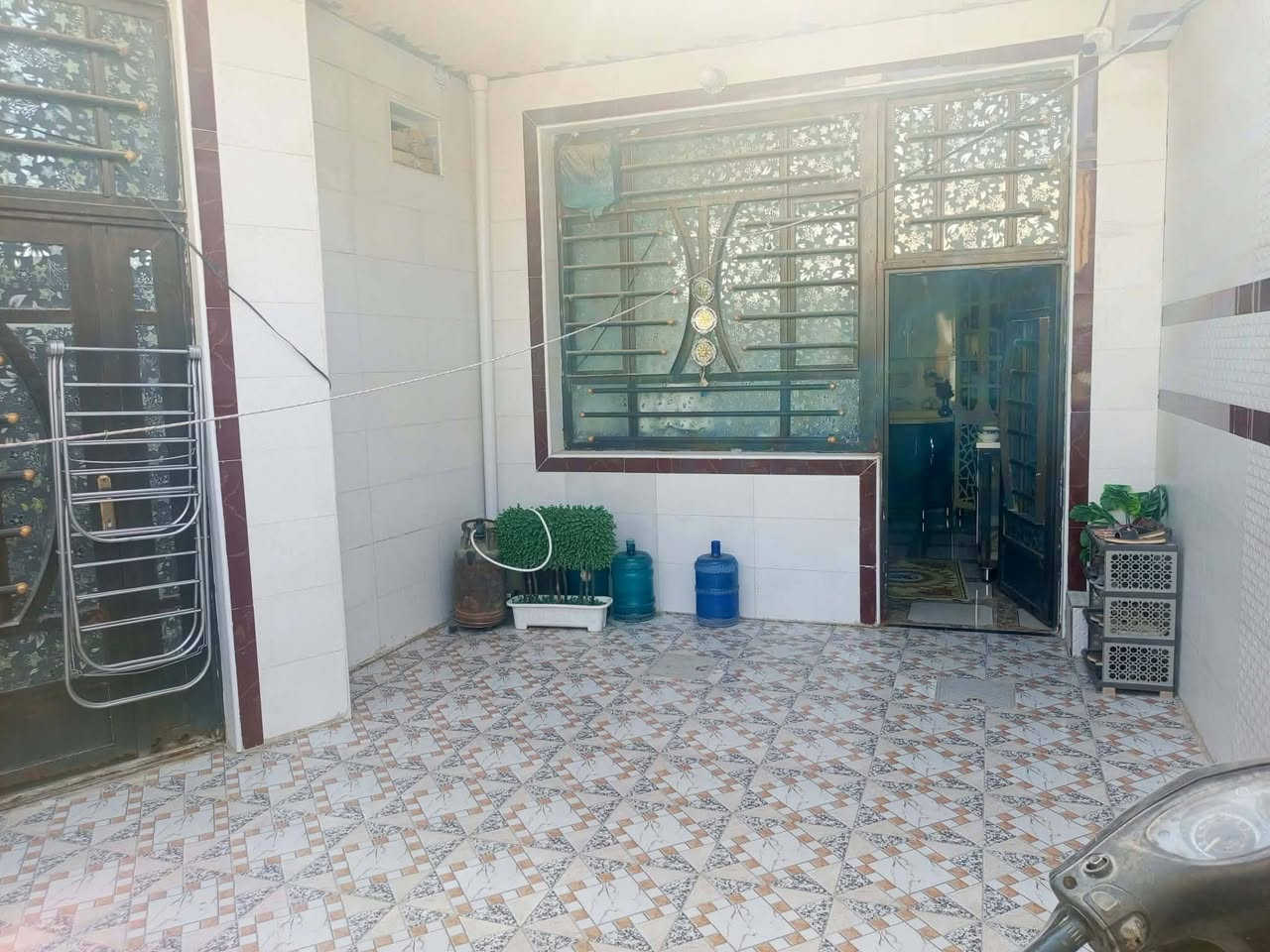 دار للبيع ٢٠٠ متر واجه ١٠ ونزال ٢٠ زراعي سند ٢٥ نادر الثانيه كراغول السعر ١٣٥ مليون وبي مجال الاتصال بالرقم  ***********
