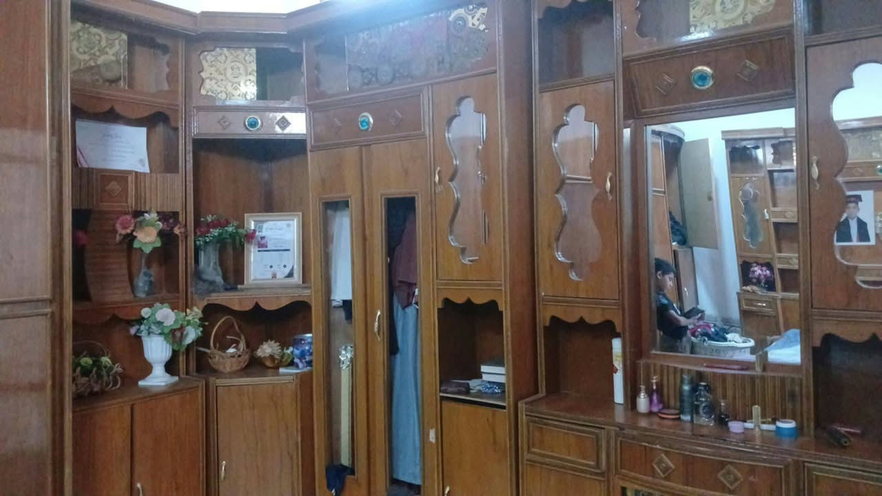 للبيع 
غرفه نوم سوكي سعر ٧٠٠
*********** للاستفسار
مكان جبيل قرب جسر الثالث
