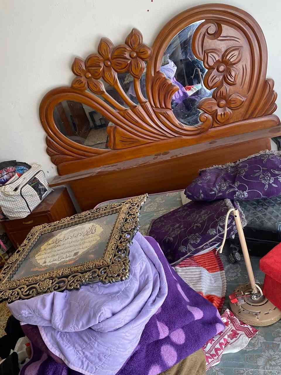 غرفه نوم مستعمله شي قليل نضيفه كلشي مابيها هيه ودوشك مالتها السعر 250 وبيها مجال شي قليل المكان بغداد رقم الهاتف ‏‪***********‬‏
