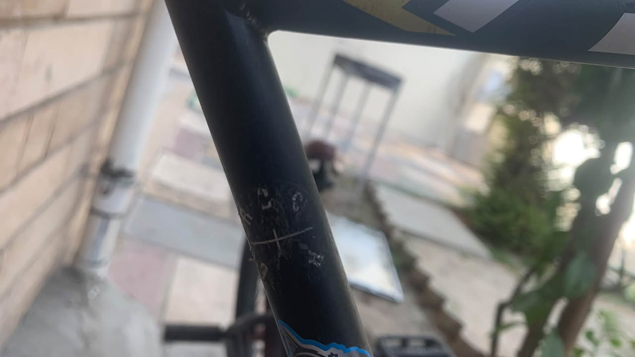 BMX اصلي مختم من ستريت و تيارات و بايدرات و كشن و الجسد ساندي اصلي يخبل سعره 200 و بي مجال + مستعجل على بيعه لل تواصل ***********
