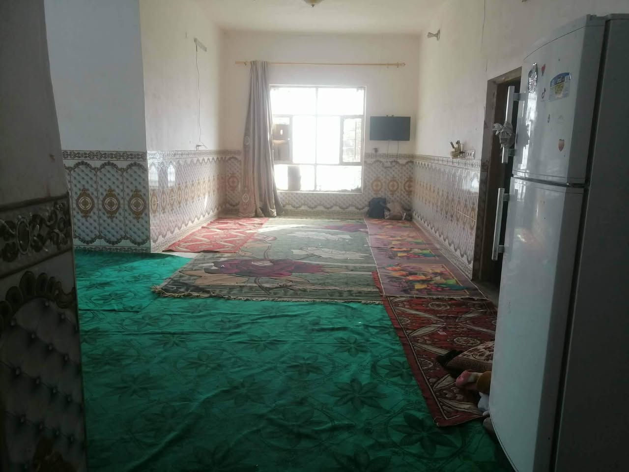 سلام عليكم إخوان بيت رزاعي للبيع في ناحيه نفر حي الموظفين  البيت جاهز للسكن السعر 35 مساحته 350م 
***********
