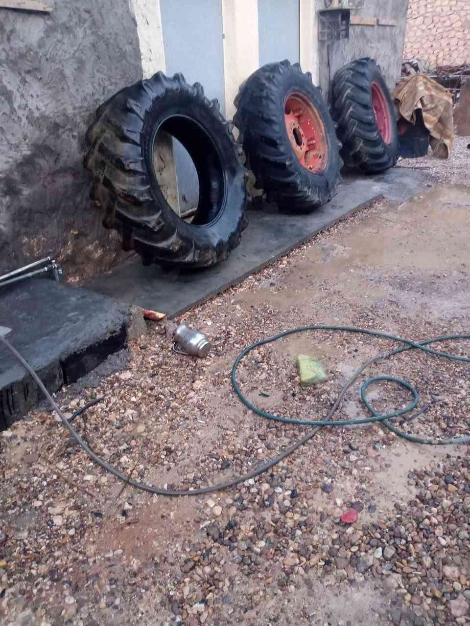 للبيع • قطع غيار