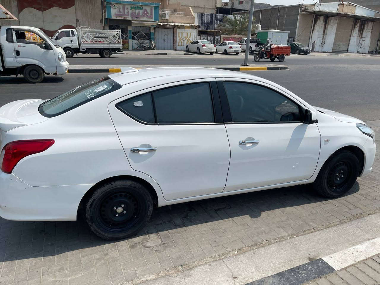 🚘✨ للبيع — نيسان صني 2024
رقم بغداد اقساط استقطاع مباشر على الماستر كارد 

🔹 معلومات السيارة:
• الماركة: نيسان
• الموديل: صني
• سنة الصنع: 2024
• اللون: أبيض 🤍
• الممشى: [33000]
• الحالة: [كفاله عامه شرط السونار]

🔹 المواصفات والتجهيزات:
• [دوشمه عامه ارضيه وكشنات وصندوك]
• [شاشة]
• [كاميرا خلفية]
• [بلوتوث]
• [منضومة زنون نهار شرط]
✨ السيارة نظيفة ، وجاهزه 
📍 الموقع: البصرة
💰 السعر: [115] بيها مجال قليل 
📞 للتواصل: [***********]

‼️وإذا اكوو مراوس عادي حسب القناعه

بعد روحي ليشوف سعرها هواي الله يرزقه باحسن منها وارخص
