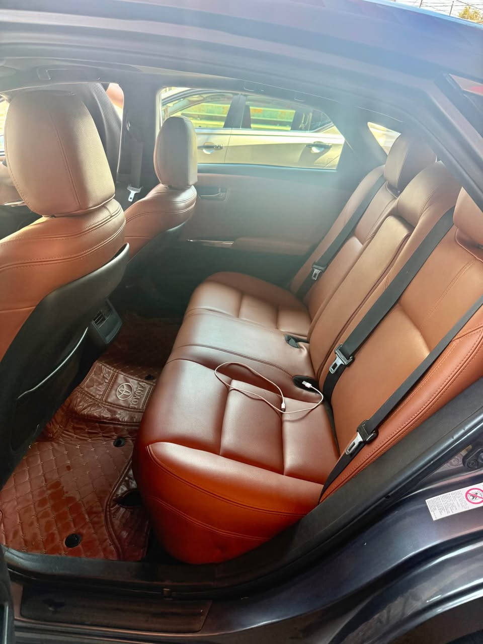 Avalon Toyota 2014 xle 
بصمة ﭠشغيل بصمة ابواب  
فتحة سقف 

رقم بغداد 
ثلاث أنظمة قيادة 
محرك ٦ سلندر 
كشنات تدفئة تبريد 
كشنات جلد
كير و مكينة كفالة 

سيارة وارد أمريكي ضرر جاملغ وبنيد ايرباك دركة 
150$ بيع او مراوس 
مكان سيارة بغداد وديالى 
*********** بغداد, العراق
