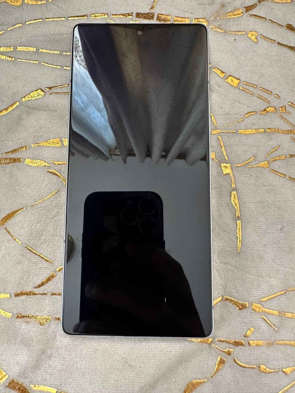 للبيع هاتف Infinix Note 50 Pro 🔥
الحالة:99٪ نظيف جداً استعمال 3 أشهر فقط 
الذاكرة: 256GB
الرام: 8+5 GB 
الشاشة: 6.78 AMOLED 144Hz
البطارية: 5200mAh شحن سريع 90W
الملحقات: كارتون + شاحن أصلي + كفر +شاحن وايرلس
ملاحظة: بيه خدوش بسيطة جداً مو مبينة بالاستخدام
السعر: 245,000 دينار قابل للتفاوض البسيط
المكان: كربلاء_طوريج الهندية 
للجادين فقط
رقمي بي واتساب ***********
خاص مفتوح
