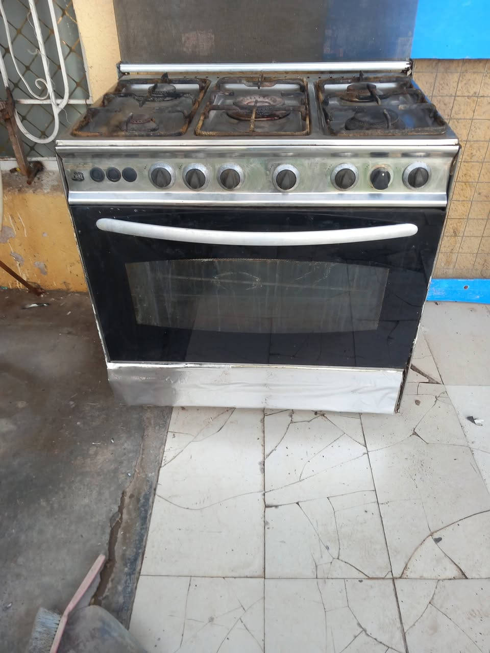شراي تعال افحص واقتنع واخذه طباخ نوع ميديا ٥ عيون كلشي شغال فرن فوك وجوه ماعدى ملغي من الكهرباء ب ٢١٠ مكاني بالمحمودية حي العسكري قرب جامع الأمين.
