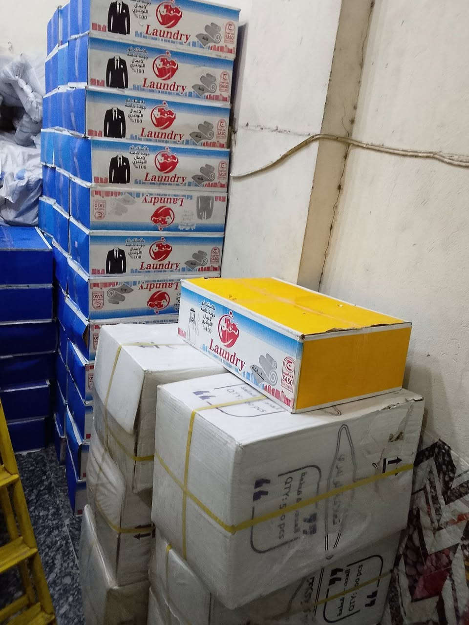 يوجد جميع رول قاط دشداشة رول زولية جيس بطانية غراض توفى منظفات تعلاك بلستك تعلاك سيم جفافات نورفات بغداد الجديدة شارع مسبح قرب جبار بوشربت ***********
