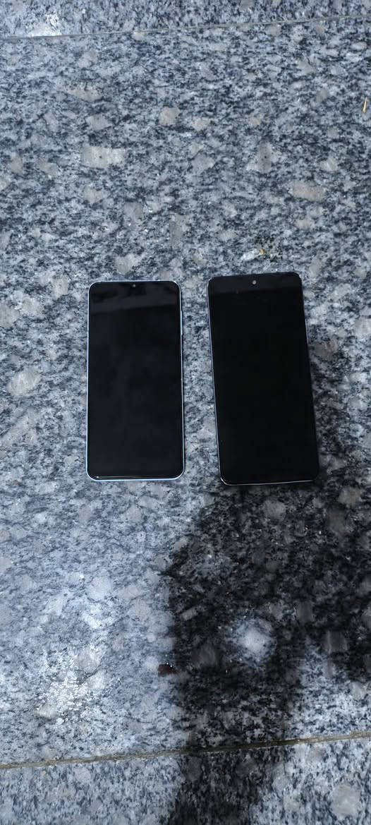تلفونين البيع واحد اسمه ام فنكس سمارت 10 سعره120  و ثاني كلاكسي A13 سعره120بيهن مجال مكاني بغداد حي جهاد 
رقم***********
