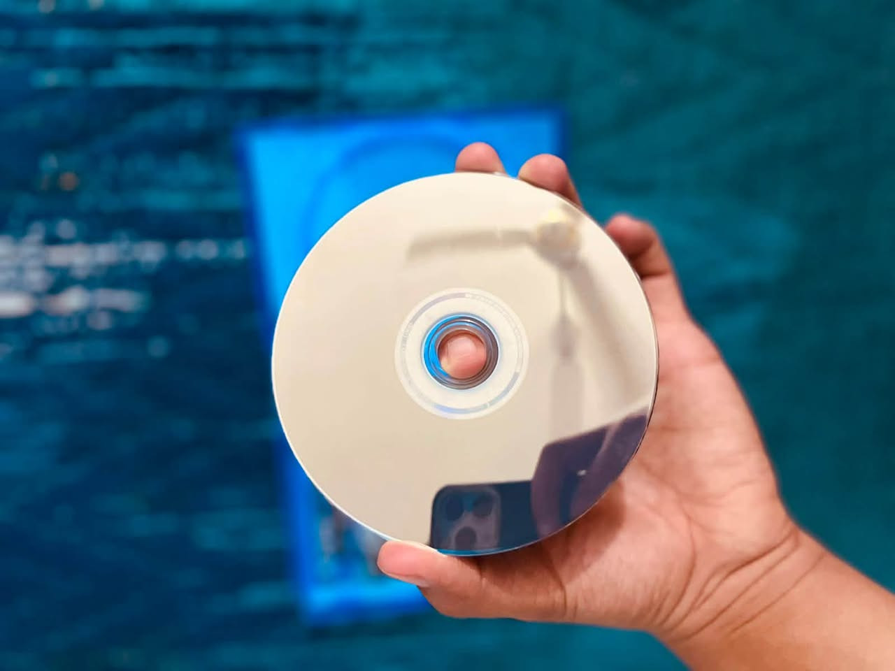 بلي 4 سلم
ذاكرة 500GB نظام 13.52 قابل للتهكير
كامل ملحقات مع كارتونة
الجهاز لوك مامفتوح ولا مصلح 
وياه fifa 26 و GTA 5 و it takes to
بيع او مراوس ب سيريس اس مستعمل مع فرق 
***********
السعر 250 وبي مجال التواصل واتس او اتصال
