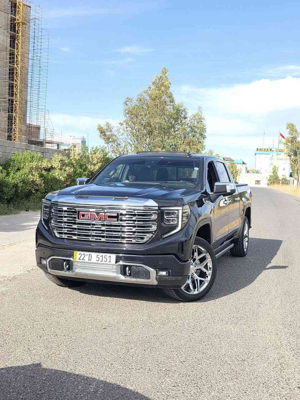 السلام عليكم
GMC DENALI 
2023موديل 
جيمسي  دينالي فول موصفات معروفه دينالي بالمواصفات 
كشن جلد كهرباء تبريد تدفئه
داتا شو 
كتاب تظليل .طخم تايرات جديد 
حداديه جديده 
دوسه كهرب بلادي
سلايت.
كاميرات محيطه 
رادار خلفي
رادار امامي
تحكمات ستيرن
مثبت سرعه
تحديد مسار
لايت زنون
الحادث نص جملغ امامي يسار
ايرباك سيترن راجع بلادي
باب كبير بودي قصير 
مكينة 8 سلندر 5.3
رقم شمالي اربيل
60 KMالف ماشي
سعر 430
عنوان السياره اربيل 
***********
***********.
