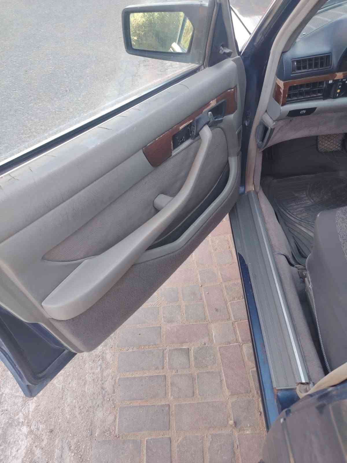 سلام عليكم مارسدس جامبو موديل ٩١ باب قصير مكينه جديد وكير جديد حداديه خير من آلله باتري جديد دبل هورن دبل مروحه قواعد مكفوله السعر ٤٨ أتصال ***********
