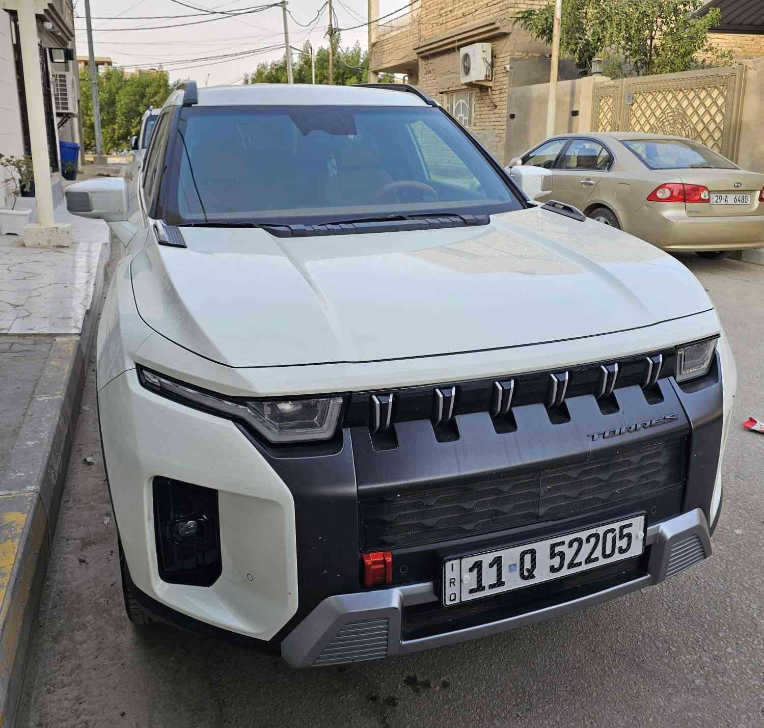 تورس سانك يونك وارد كوري ٢٠٢٣
بانزين ( رقم بغداد ) بأسمي تحويل بأي محافظة 
حجم المحرك ١٥٠٠ توربو 🏃‍♂️🏃‍♂️🏃‍♂️
ماشيه ٣٠ الف حقيقي استخدام قليل جدا 
فووول مواصفات ماعدا الفتحه 
بصمه حساسات امامي وخلفي توقف ذاتي قياده ذاتيه رادار تحديد مسار[ اذا كان السائق نائم أثناء القيادة يتم تخفيف السرعه وتركن على جهه اليمين]
ثلاث شاشات تحكمات سترين جهتين 
شفتات تبديل نمر الكير العادي خلف الستيرن 
تبريد خلفي 
كشنات الامامي كهربائي وتدفئه وتبريد 
تدفئه في الستيرن 🔥🔥🔥
الكشنات الخلفيه تدفئه 
جنطه كهرباء ✈️✈️✈️
دواخل جملي 
وبعد هواي مواصفات 
الضرر تبديل باببين اصليات جهه السائق فقط رش بدون دواخل 
السعر/ ١٨٠ $ 
مكان السياره ديوانية 
للاستفسار الاتصال على الرقم 
*********** او واتساب
