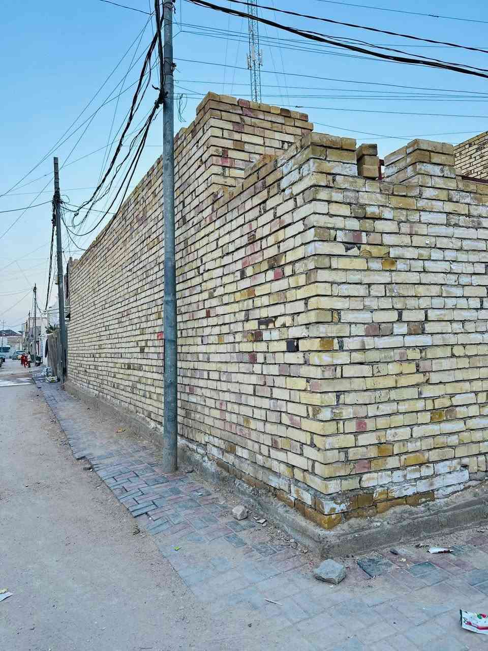 هيكل للبيع مساحه 120 متر ركن غرفتين صاله ستقبال مطبخ صحيات داخليه خارجيه
البناء طابوك جمهوري شبابيك تفصال 

الموقع طويريج حي الجمعيه شارع ام البنين 

الخدمات كامله ماء كهرباء مجاري تبليط 

السعر 42مع المجال 

***********

***********

