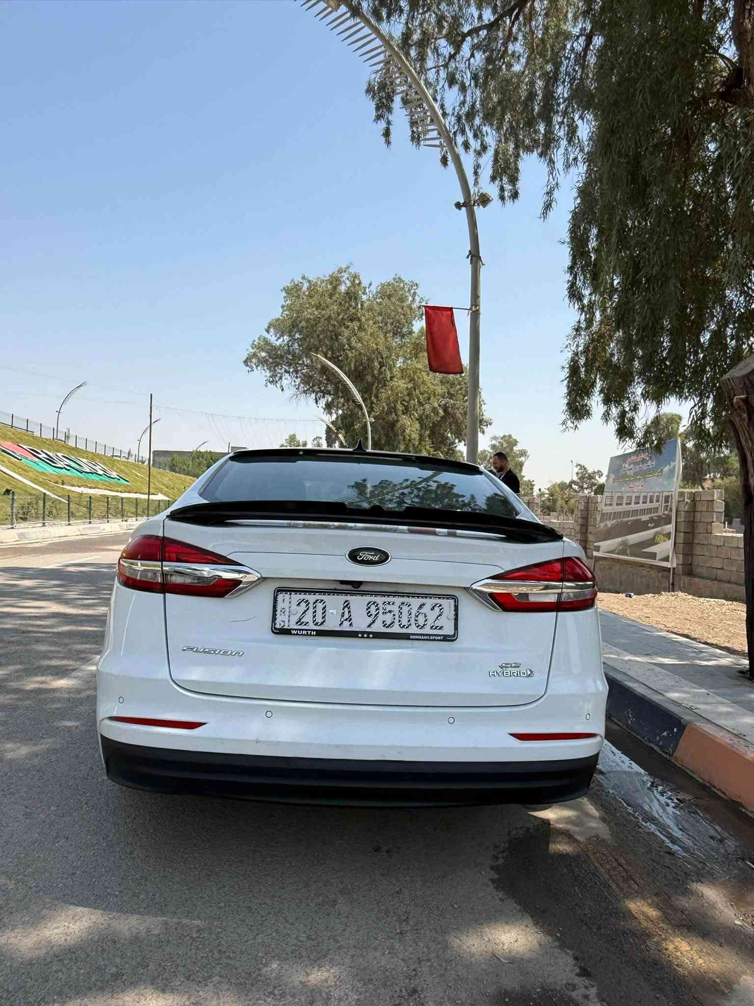 🚘 فورد فيوجن SE هايبرد 2019
سيدان أمريكية مريحة واقتصادية • مواصفات ممتازة • مناسبة للاستخدام اليومي والسفر 💎

🚘 نعمان أوتو | Numan Auto
ثقة التعامل • جودة السيارات

━━━━━━━━━━━━━━━

📊 الموديل: 2019
🇺🇸 الوارد: أمريكي
🏁 الفئة: SE Hybrid
⚙️ المحرك: 2.0L – 4 سلندر Hybrid
🎨 اللون: أبيض
🛣️ الممشى: 125 ألف كم
🛡️ Airbags: جميعها سليمة

━━━━━━━━━━━━━━━

💎 أبرز المواصفات:

✅ نظام Hybrid اقتصادي بالوقود ⚡⛽
✅ تشغيل بصمة
✅ كير ماوس Rotary Shift
✅ فتحة سقف
✅ داخلية بيج
✅ مقعد السائق والراكب كهربائي
✅ شاشة وسطية كبيرة
✅ كاميرا خلفية 📷
✅ حساسات خلفية
✅ رادار أمامي
✅ تحكم بالستيرن من الجهتين
✅ مانع انزلاق
✅ هندبريك إلكتروني
✅ شاشة معلومات وتنبيهات
✅ تبريد قطعتين

━━━━━━━━━━━━━━━

🛠️ الحالة بكل شفافية:

✔️ الإيرباكات جميعها سليمة
✔️ السيارة بيها بارد بالجهة المحاذية للسائق
✔️ المعاينة والفحص خير دليل

━━━━━━━━━━━━━━━

📍 الموقع: ديالى – بعقوبة
📞 للاتصال والاستفسار: ***********

💰 للبيع فقط وبسعر مناسب 🔥 108 ورقة فقط بيها مجال جدا بسيط 

📩 للاستفسار مراسلة الصفحة أو الاتصال على الرقم أعلاه

🚘 نعمان أوتو | Numan Auto
ثقة التعامل • جودة السيارات 🤝

#FordFusion #FusionHybrid #Ford #فورد_فيوجن #فيوجن هايبرد سيارات_العراق سيارات_للبيع بعقوبة ديالى NumanAuto
