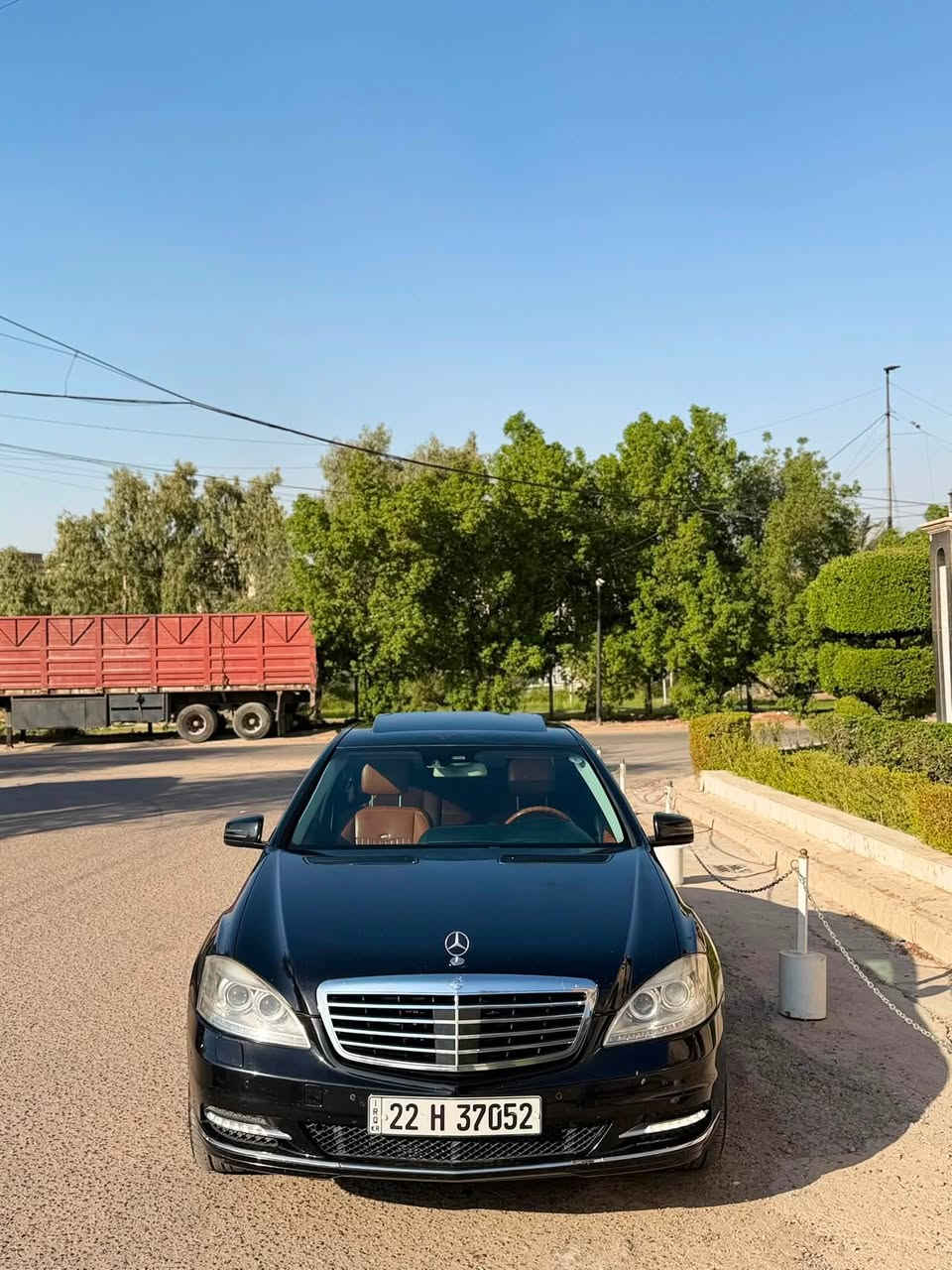 السلام عليكم مارسيدس S350 مديل 2009 خليجي السعر 167 رقمي *********** السياره جديده ومابيها كل نقص 
بصمت تشغيل وبيبان 
حساسات امامي خلفي
5 ابوب شفط 
نظام صوت هارمن كاردن
فتحة سقف
داخل لونين وجديد 
كشنات تدفئة وتبريد ومساج وخزن VIP
فول بردات كهرباء
جكات 
صندوك كهرباء
تخم تاير ويل جدد 
بيها قطعتين صبغ بدون ضرر

