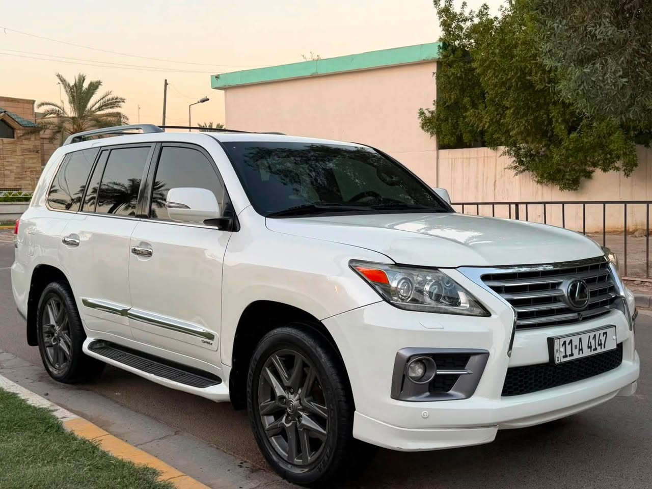 السلام عليكم

لكزس 2013 LX570 خليجي بريم 

فول موصفات 

بصمه-فتحه-راداد-كامير-كشنات تدفئه وتبريد -ستيرن كهربائي-صندوق شفط _جكات _داخل مشمشي 

سياره جهازه  من كلشي وجديده 

مكان بغداد

الاتصال

***********

