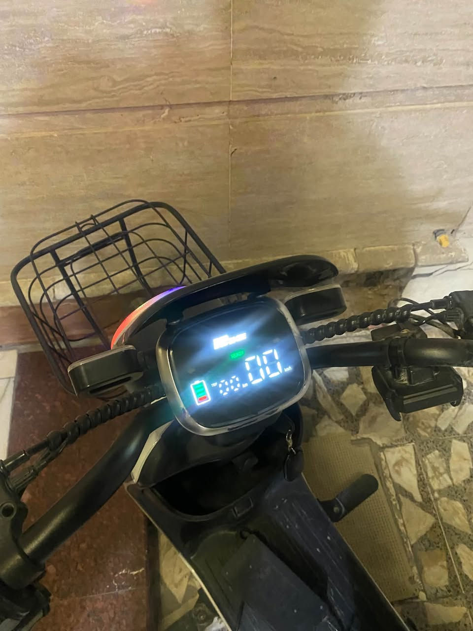 دراجه جديده باتري بدلت الكبير كلشي مابيها ***********
