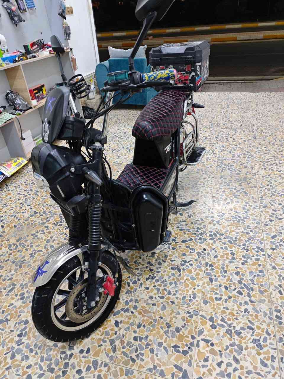 موطور شحن • بطاريات جديدات • يتحمل 150كجم