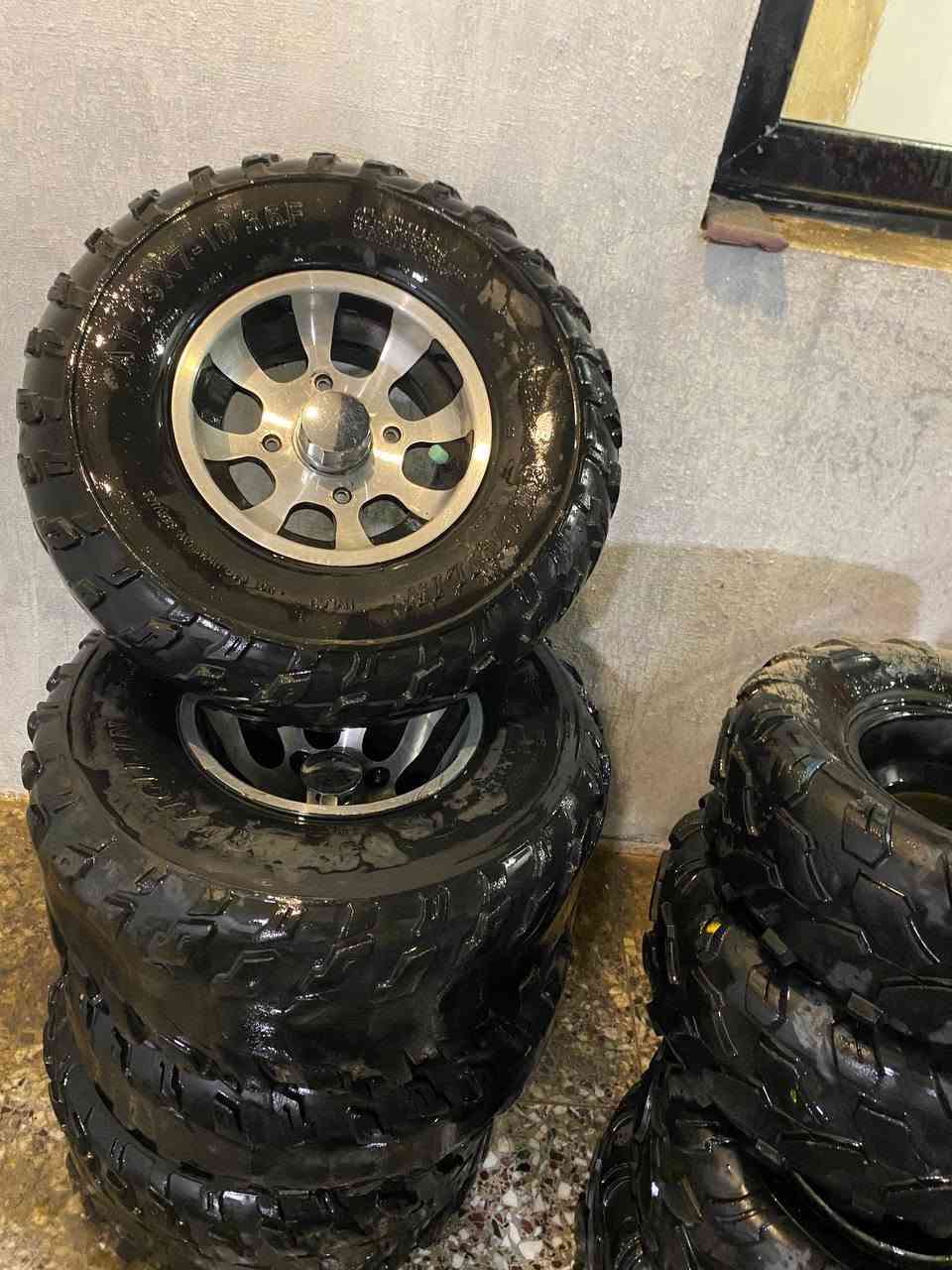 تايرات دراجة رباعية
للبيع بيهن ويل كب 
***********
