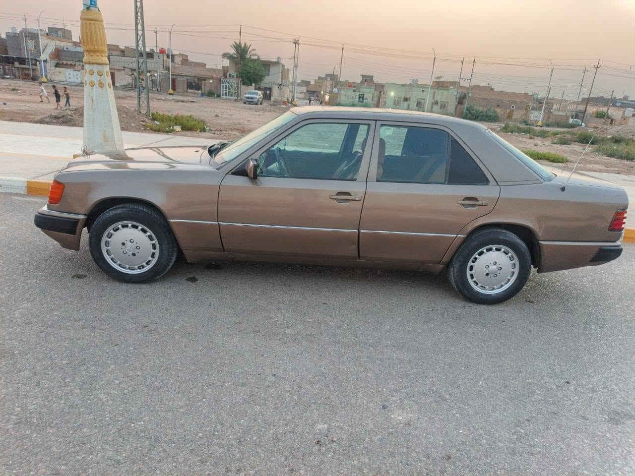 مارسيدس • ١٩٨٨ • مكينة ٢٥٠٠