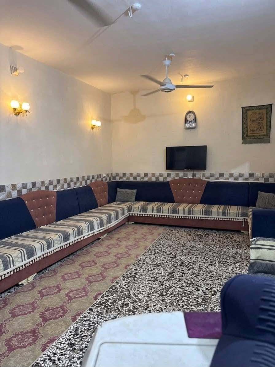 السلام عليكم دار للبيع طابو زراعي سند ٢٥  نادر كراغول شارع زين العابدين ع فرع صيدليه الكندي مساحه ٢٠٠ م 
واجه ١٢.٥م  و نزال ١٦م 
طابقين يحتوي على كراج كبير وحديقه ٧×٤م 
هاتف ***********

