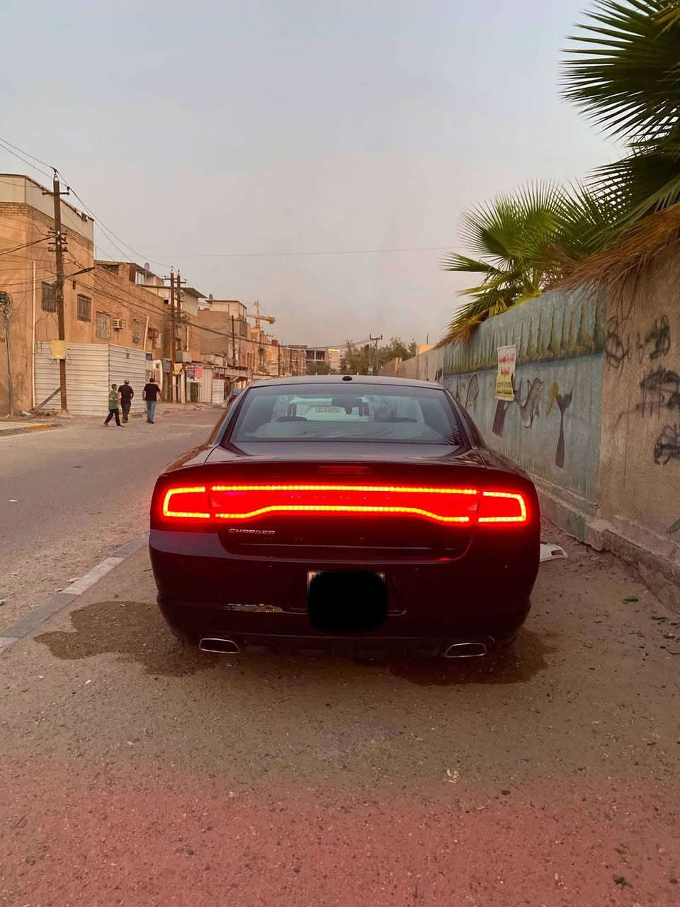 جارجر 2014 V6 السعر 136 ورقه 
جارجر 2014 اصل اصل V6 سته سلندر 3600 رقم بغداد مميز باسمي تحويل مباشر 
وارد امريكي حادثها مال امريكا جاملغ وبنيد فقط 
وبلعراق نصبغن بابتين وجاملغ خلفي اثر شخوط لا ضربه ولا شي يعني السياره (4 قطع صبغ) سونار موجود بل منشور 
ماشيه 160 ميل 
صدر السياره شركه ستوني نافضه للاخير 
بس الاكسل بي ونه خفيفه 
تخم تاير قبل 5 ايام شديتلها 
ويل بوليسي اصلي 
مواصفاتها شاشه جبيره 
كامره خلفيه واماميه
كشن كهرباء 
رادار جانبيه وخلفي 
السياره جاهزه لاخر حبايه 
مكان السياره بغداد البلديات 
*********** 
السعر 136 ورقه وبيها محال بسيط
