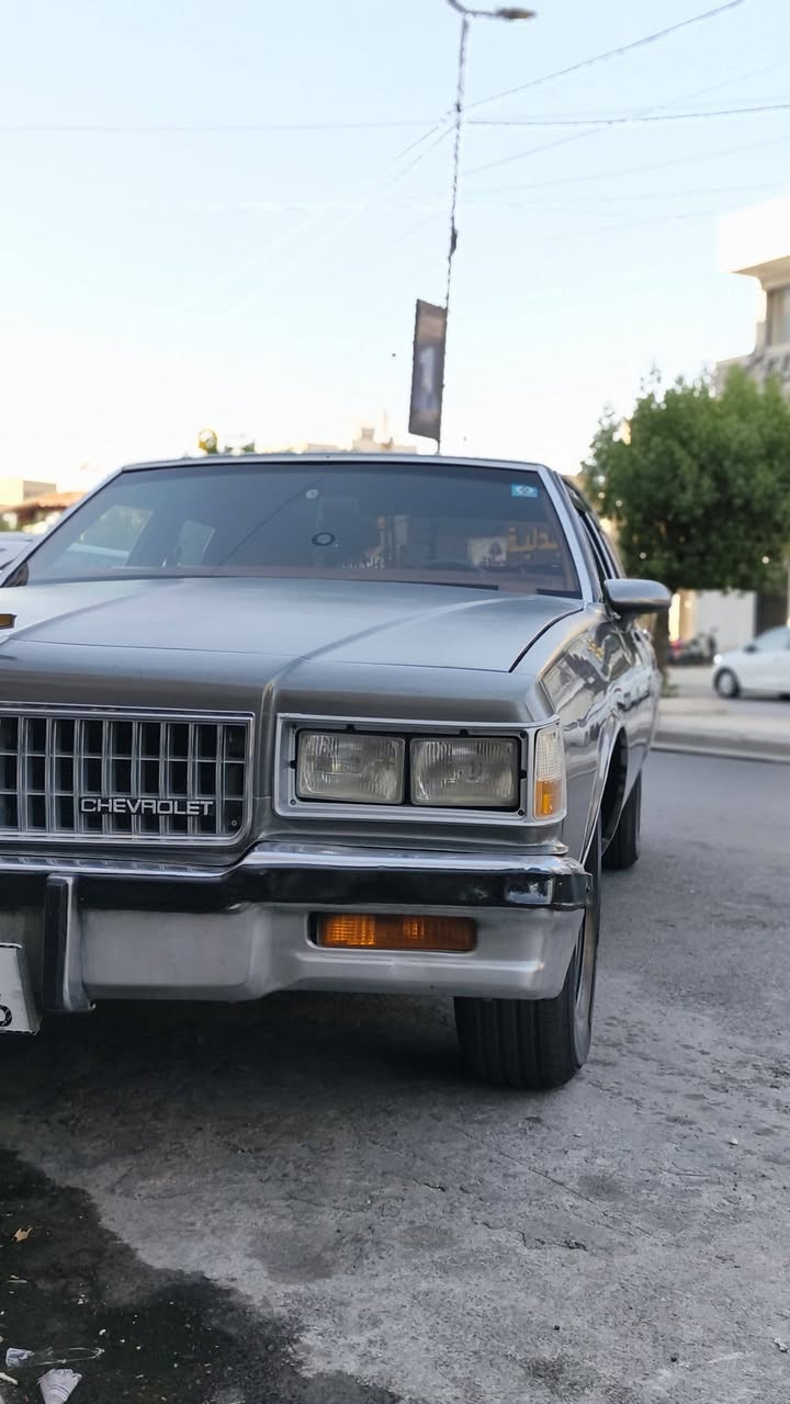 كابرس موديل١٩٨٨معمره جديد السياره تخبل وما ناقصها اي شي جاهزه تبريد شغال تجي تفحص وتشوف النظافه السعر٥٧ وبيها مجال العنوان بغداد المنصور ***********
