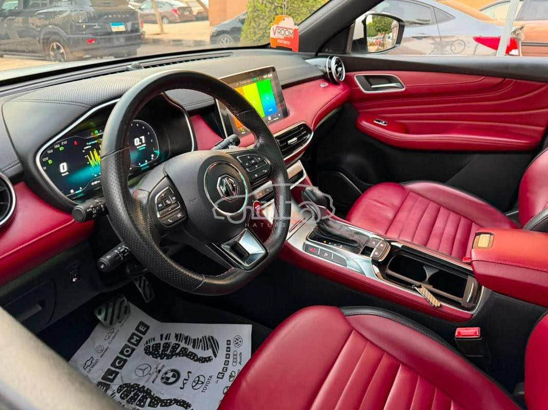 Mg hs 2022 
15 torbo 
فول مواسەفات 
بێ بۆیاخ 
بێ سارد 
بێ شوخت 
*********** Singapore

نص مكتوب في الصور:
- هتلاقي كسر
- © DUBICARS.com