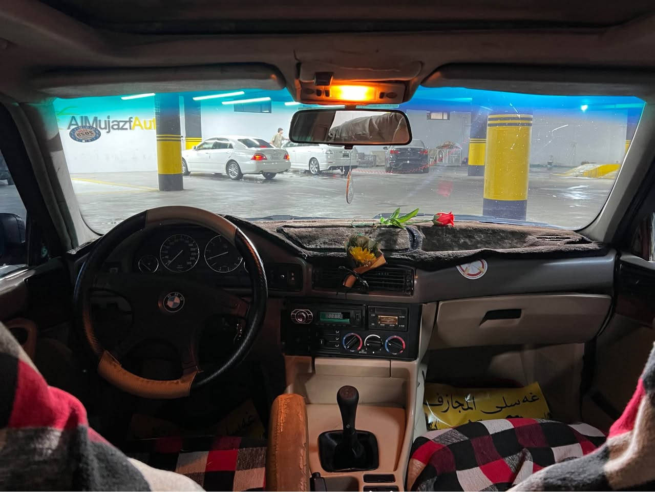 فرۆشتن و گۆڕینەوە
Bmw 528
رەقەم و سەنەوی و بەناو کردن و غەرامە بەشەرت
مەکینە ٥٢٨ ی تاک دیجتاڵە
ئەکسلی ٣.٢١ ی بیلاد قفڵی لەسەرە
گێڕی zf ی لەسەرە
ئەقڵی بەرمەجەیە
ساڵۆنسای سستەم سپۆرتە
ماشا اللە تا حەزکەی بەقوەتە
.
سەیارەکە فولە بەس گێر عادیە
ناو زەردە 
چوار جام کارەبایە
٦ کەلەیە
ئاوێنەی گوێ بەرخە
تاقمێ ویل و تایەی حەسیری جوان لە ژێرە
سەیارەکە دەعامی بەردەم بۆ دەعامی دوا بەشەرت دارو بەرد
*********** سەیارەکە لە کەلارە كالار, السليمانية

نص مكتوب في الصور:
- AlMujazfAut