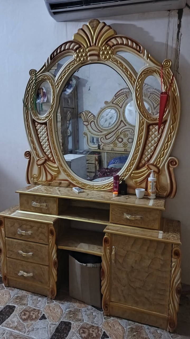غرفه اخشاب نضيفه للبيع السعر 750الف***********
