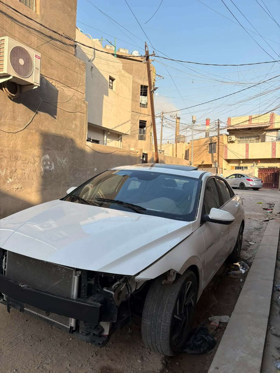 للبيع: هونداي النترا 2025 (فول مواصفات)
التفاصيل والمواصفات:
 الموديل: 2025
 اللون: أبيض
 المواصفات: فول مواصفات
 الضرر والحادث: حادث بجم وطخات بسيطه (مضروبة بجم). التفاصيل الكاملة موثقة بالصور على الشاصي، تكدرون تدخلون على رقم الشاصي وتشوفون حادثها قبل التصليح.
 رقم الشاصي (VIN):[KMHLS4DG6SU964941]
 حالة السيارة والتصليح: كاملة تصليح ومجهزة داخل بغداد، بيها نواقص بسيطة جداً (دعامیة، لايتات، وتضبيط بسيط بالكهرباء فقط).
 الرقم: بدون رقم حالياً (بعدها ما مرقمة)، تحول خصوصي مباشرة.
 المكان: بغداد
 السعر: [115$] (قابل للتفاوض البسيط)
 للتواصل والاستفسار: [***********]
