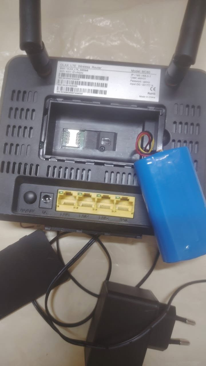 جهاز راوتر جوكر يقبل اي شريحة وكذالك يعمل كراوتر عند ربطه بلاين واليكم المواصفات كاملة للستفسار رقمي ***********
جهاز هو راوتر OLAX MC60 — راوتر 4G LTE4G LTE 
محمول (CPE) بشريحتين SIM وهوائيين خارجيين .
جهاز تبارك الله سرعته قويه توصل اكتر من 20 ميقا بايت في التانيه 
المميزات 
• راوتر 4G LTE محمول (CPE) غير مقفول (Unlocked) — يعمل مع أي شريحة اتصال تقريباً
 • بطارية 5000mAh مدمجة، تعطي ساعات طويلة من التشغيل بدون كهرباء
 • 4 منافذ LAN (إيثرنت) للاتصال السلكي بأجهزة الكمبيوتر أو التلفزيون
 • فتحة شريحة SIM لدعم الإنترنت عبر شبكة الجوال
 • هوائيان خارجيان (SMA) لتقوية استقبال الإشارة
 • واي فاي لتوزيع الإنترنت على عدة أجهزة في نفس الوقت
 • شاشة مؤشرات LED توضح حالة الشبكة، الواي فاي، والبطارية
 • تصميم مناسب للاستخدام في المنزل أو كنقطة اتصال في الأماكن التي لا يتوفر بها إنترنت سلكي. القرنة, البصرة
