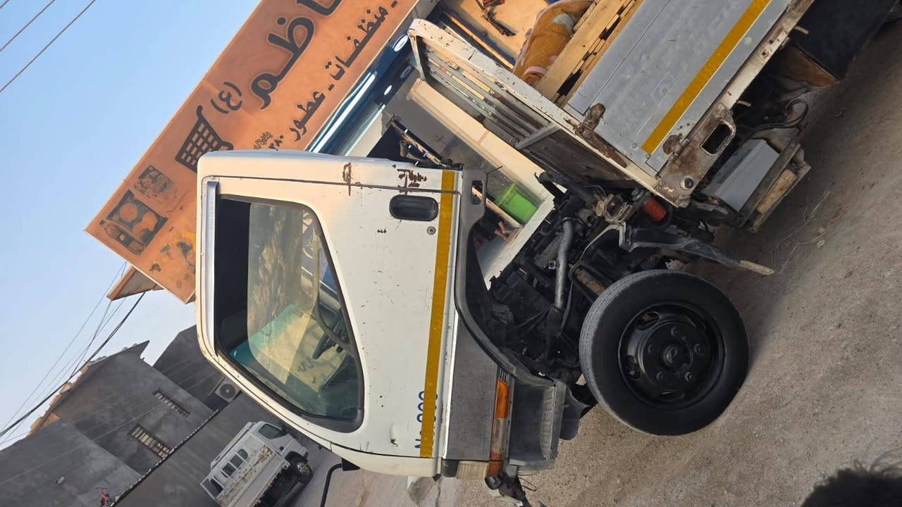 السلام عليكم كنتر ثابت اللبيع موديل 2000بسمي السنويه مجده الهزه بعدهي ما خالصه تحويل مباشر مكينه 4000مال فحل سياره مكفوله شاصي ومكينه وگير مال كيه موبايل *********** وتساب موجود مكاني البصره و رقم السياره بصره
